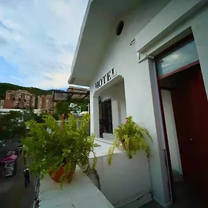 2* Hotel Glam